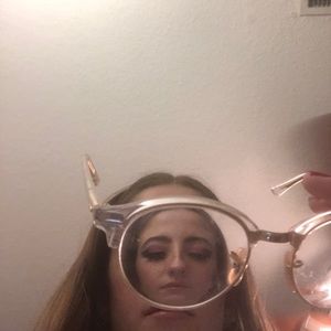 Meet your Posher, Catherine